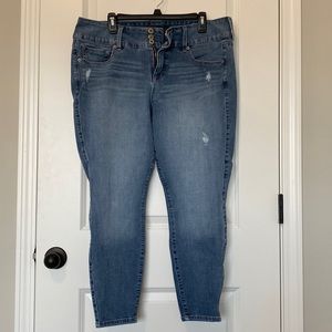 Torrid slightly distressed jeggings